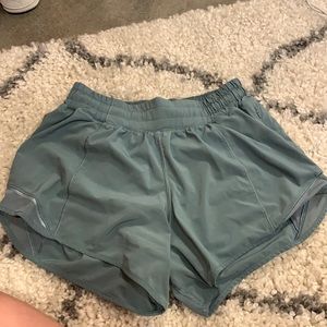Hotty Hot Lulu 4 in Short in Seafoam Green
